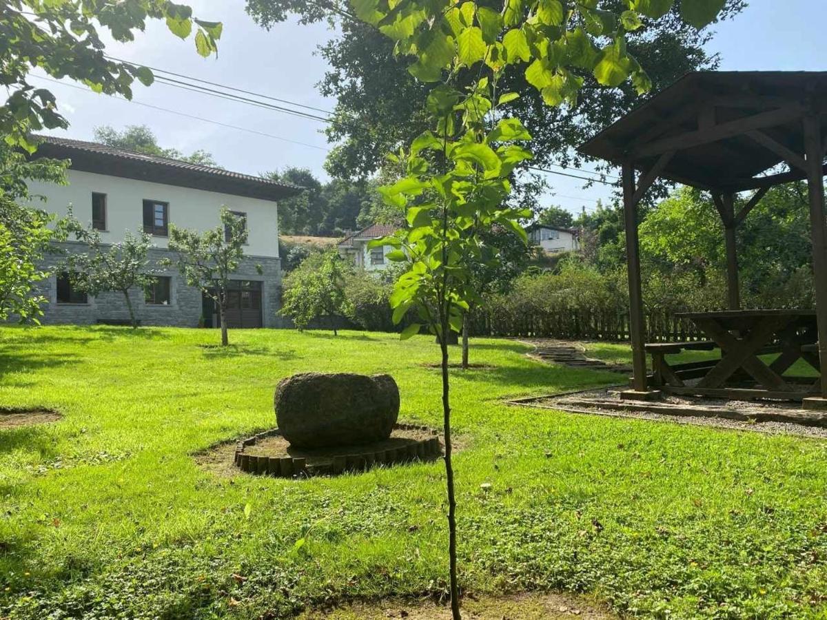 Casa De Los Carpinteros Les Arriondes Exterior foto